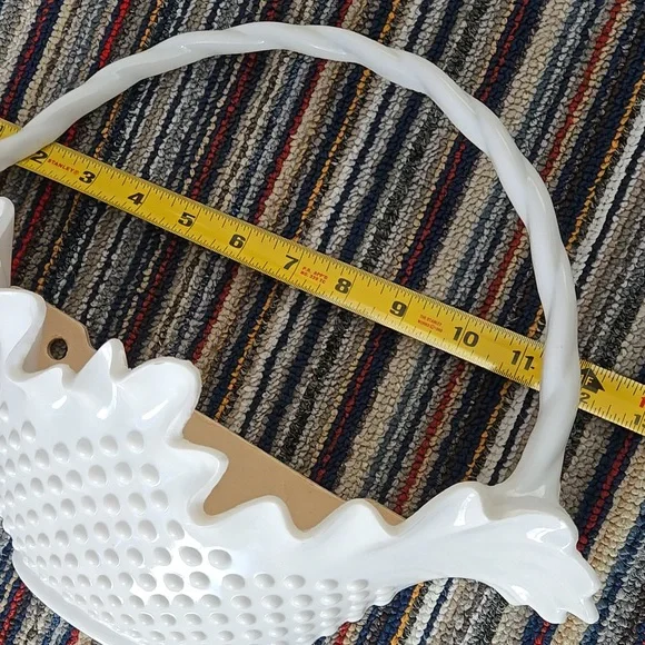 Vintage Wall Decor White Hobnail SET 5 Matching Burwood Baskets Mirror Butterfly - Picture 13 of 17